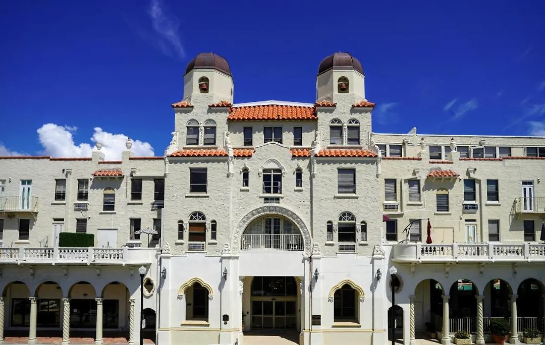 Palm Beach Historic Hotel: Petite Retreat Near Beach-1