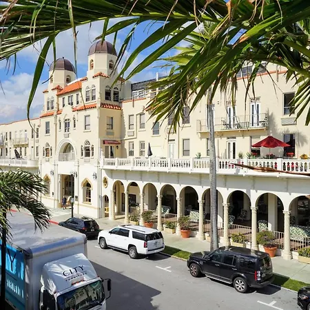 Palm Beach Hotel With Juliette Balconies! 2 Blocks From Beach! Historic Landmark-2