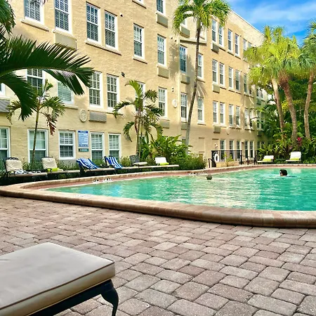 Renovated Studio In The Heart Of Palm Beach - Free Parking, Security Box-2